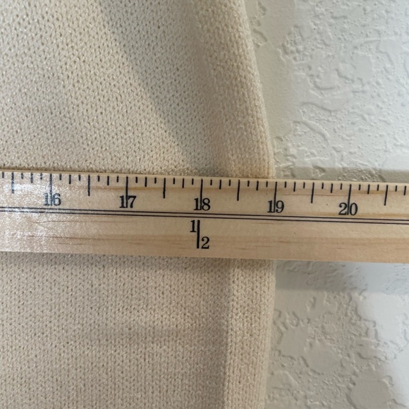 Vtg St. John by Marie Gray Sweater Skirt Set Santana Knit Size 10 Cream - Picture 14 of 15